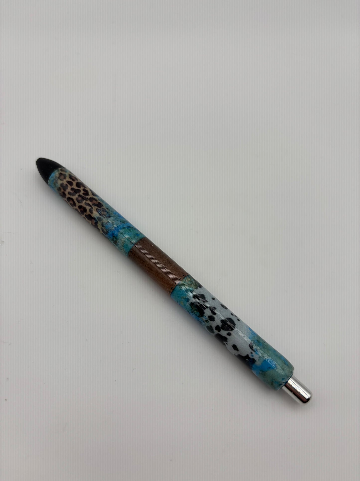 Cow and leopard spot pen