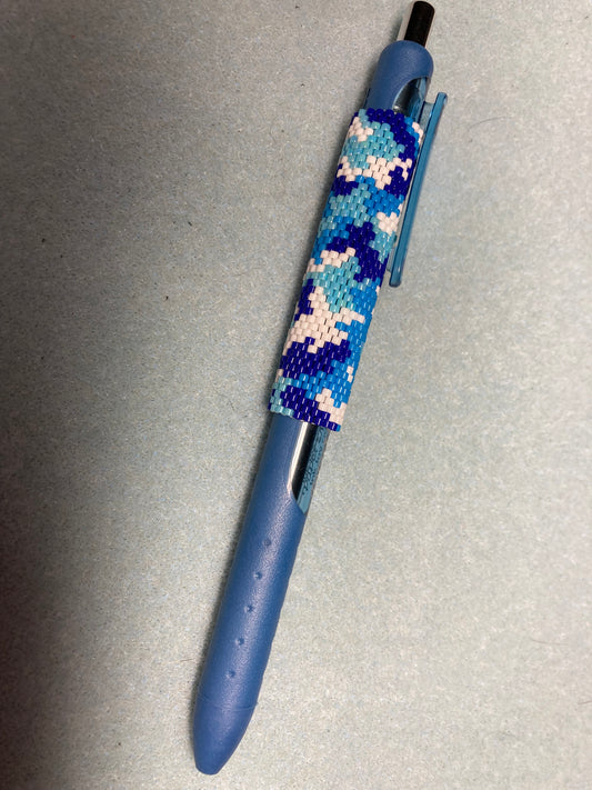 Camo beaded pen sleeve in blue tones